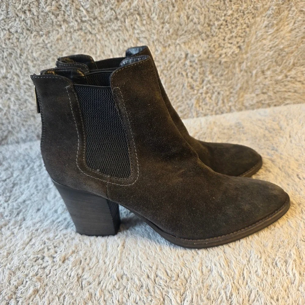 AQUATALIA Women's Suede Chelsea Ankle Boots Block Heel Back Zip Gray Size 9‎
